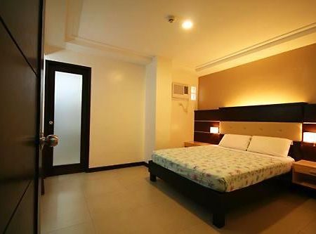 Olongapo Travel Lodge מראה חיצוני תמונה